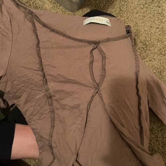 Neutral long sleeve - Picture 2 of 2